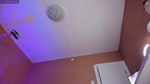 KaylaLaine webcam