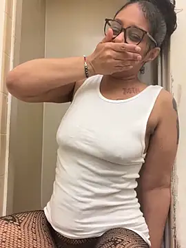 Desirae_Luciano