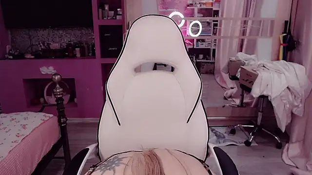 AnnieGOld_ webcam