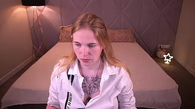 NikkyReyyy webcam