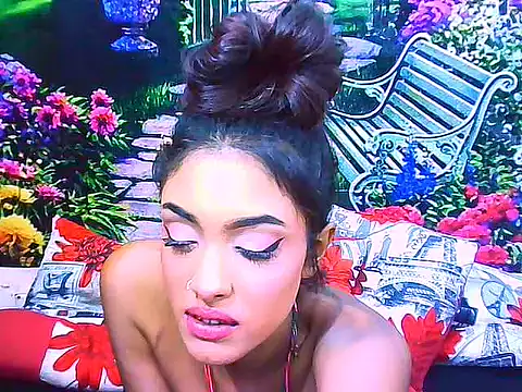 IndianPretty14u2Luv webcam