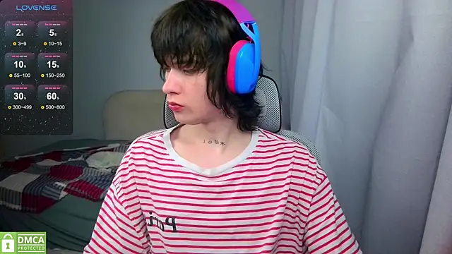 leonboykisser (M twink) - flash my hard dick