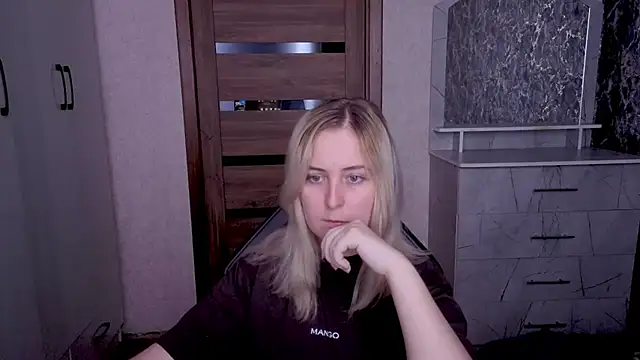 Kristy-Max webcam