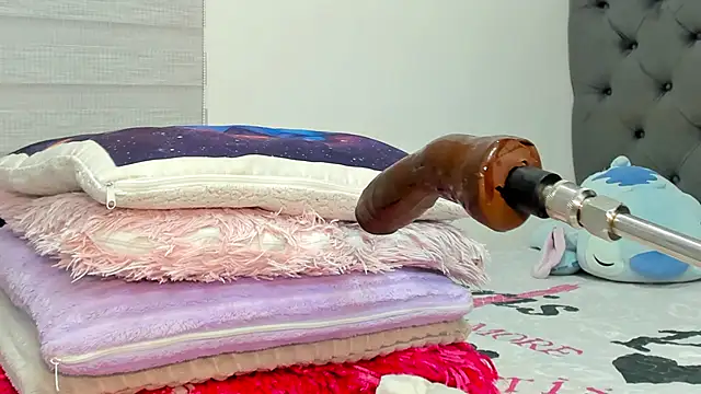 Elizabeth_18_ webcam