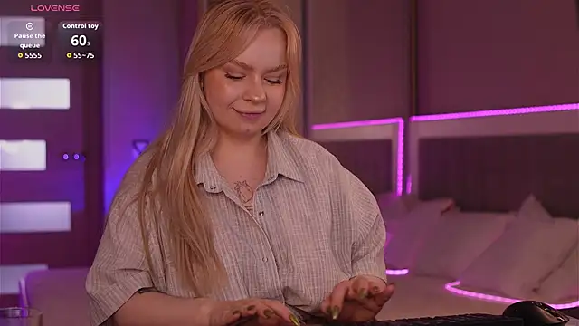 LisaLove3 webcam
