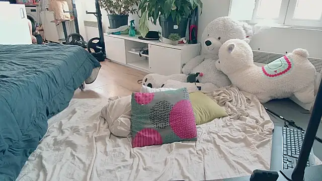 CeriseLapine webcam