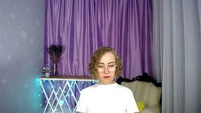 queen_a_n_i webcam