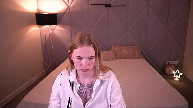 NikkyReyyy webcam