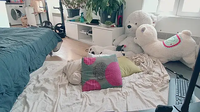 CeriseLapine webcam