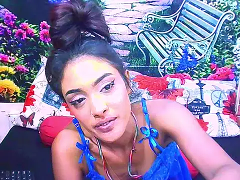 IndianPretty14u2Luv webcam