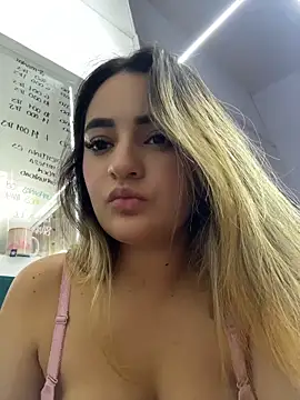 Antonella_Julieta webcam