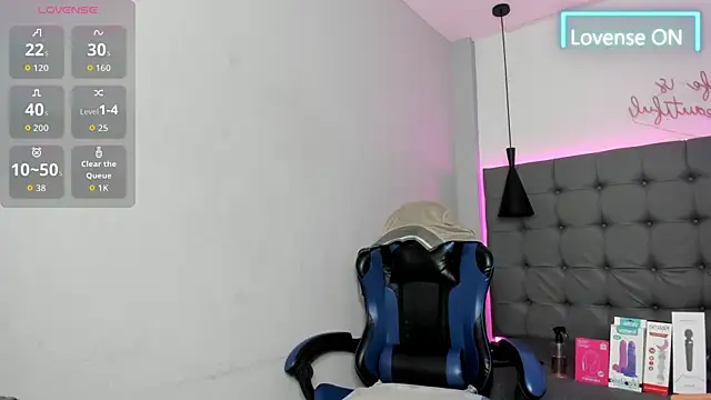 scarletcherry18 live cam