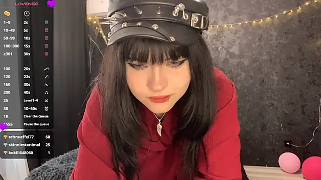 EmilyEmbears live cam