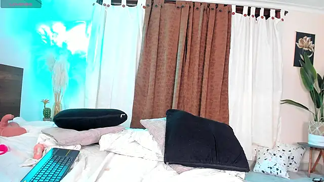 ViolettGomez_93 webcam