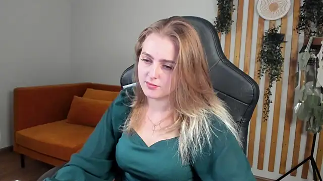 EllaBells webcam