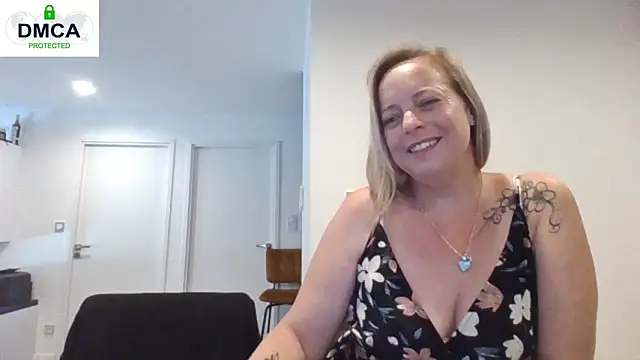 Miss-Chupagirly webcam