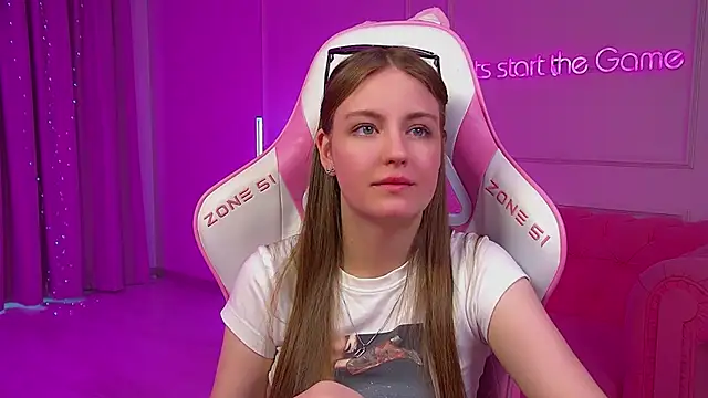 SofiaSarvains webcam