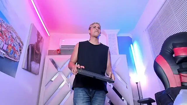dominic_connor webcam