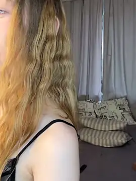 plugandplayy - PlugAndPlayy's free webcam - UK Sex Cams