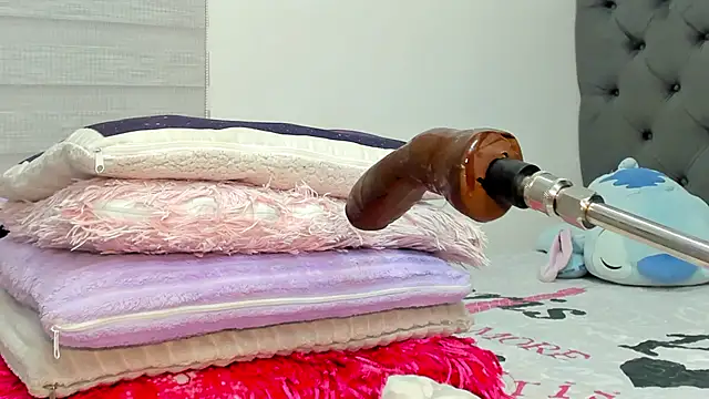 Elizabeth_18_ webcam