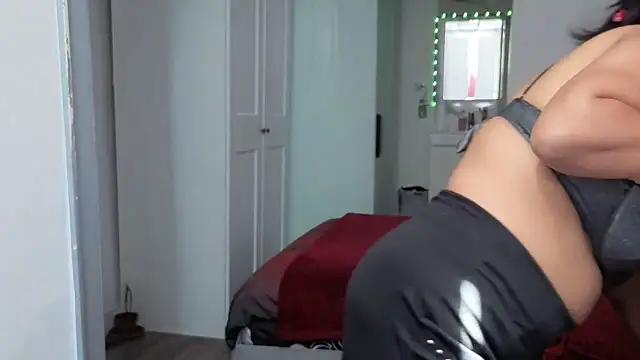 HotSpicyGujju webcam