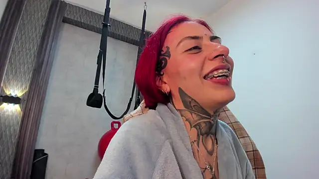 selene_red_ webcam