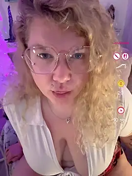 CurvyAnonymousGirl89 webcam
