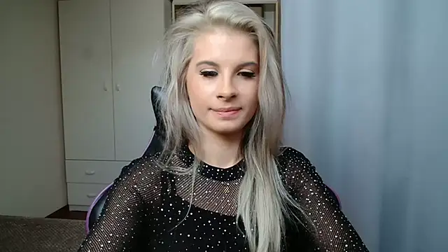 KristineGlow webcam
