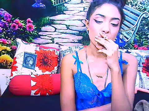 IndianPretty14u2Luv webcam