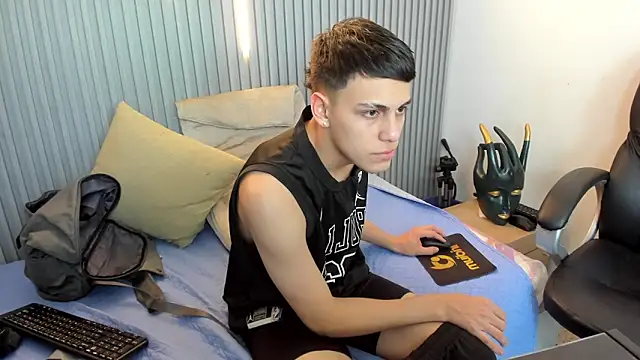 Ethanx18_ webcam