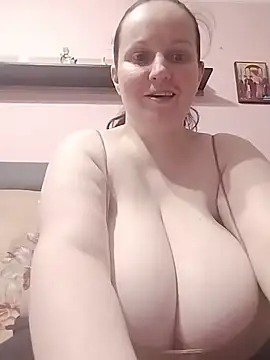 BustyLadyAlma webcam