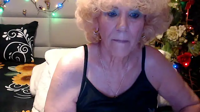 HappyWomanOn webcam
