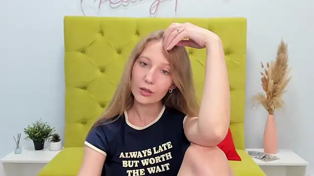 LolaWilsons webcam