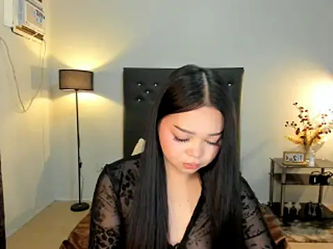 Kendralicious webcam