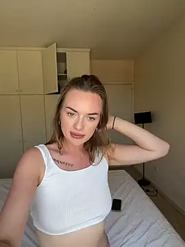 ElenaRebelle webcam