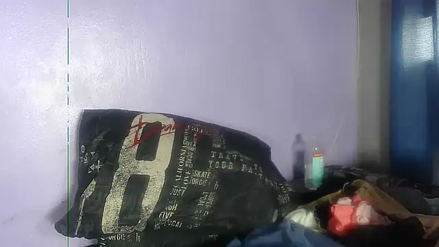 CurvyLara webcam