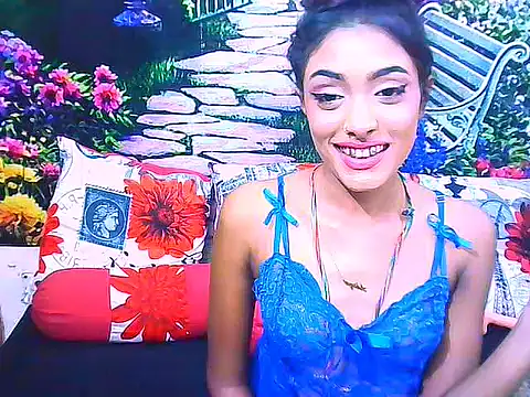 IndianPretty14u2Luv webcam