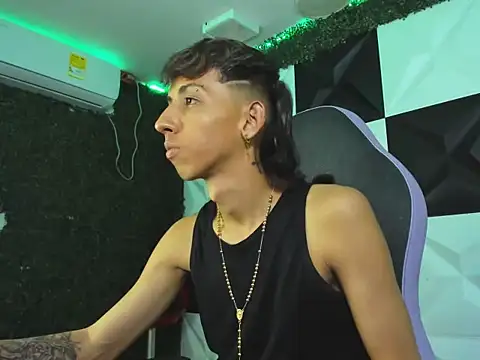charly_joseph (Ask my age) - EXPLOTION  CUM 💦😈