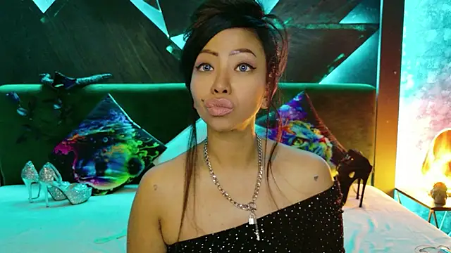ElyaQuinn webcam