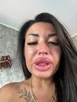 RuslanaXX webcam