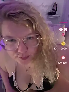 CurvyAnonymousGirl89 webcam