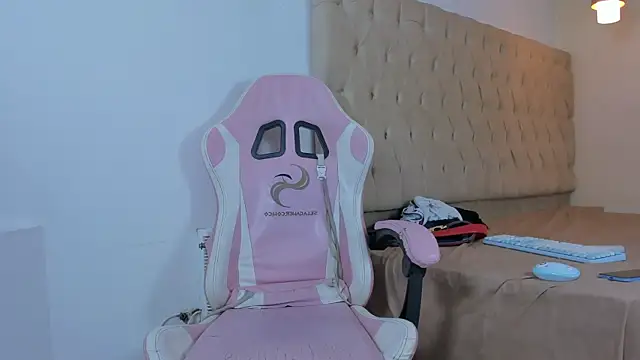 Supreme_Badboy webcam