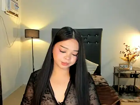 Kendralicious webcam