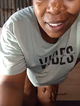 curvyloneah75 webcam