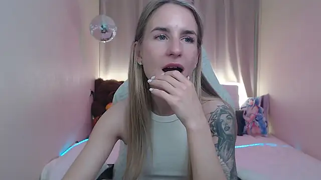 DeboraHorny webcam