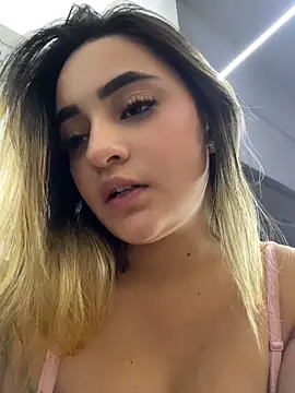 Antonella_Julieta webcam