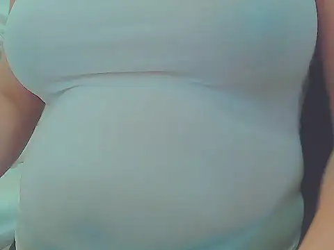Modella: keepmepregnantT