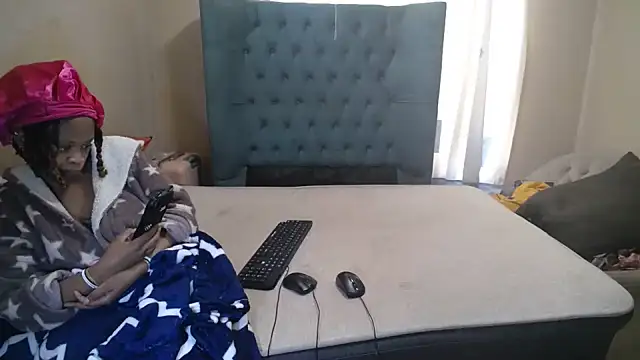 essencelovers - EssenceLovers's free webcam - UK Sex Cams