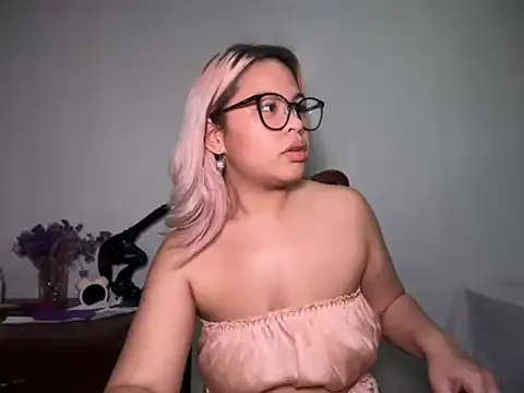 Tina_Slick webcam