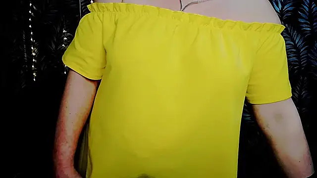 Olivia_playful webcam